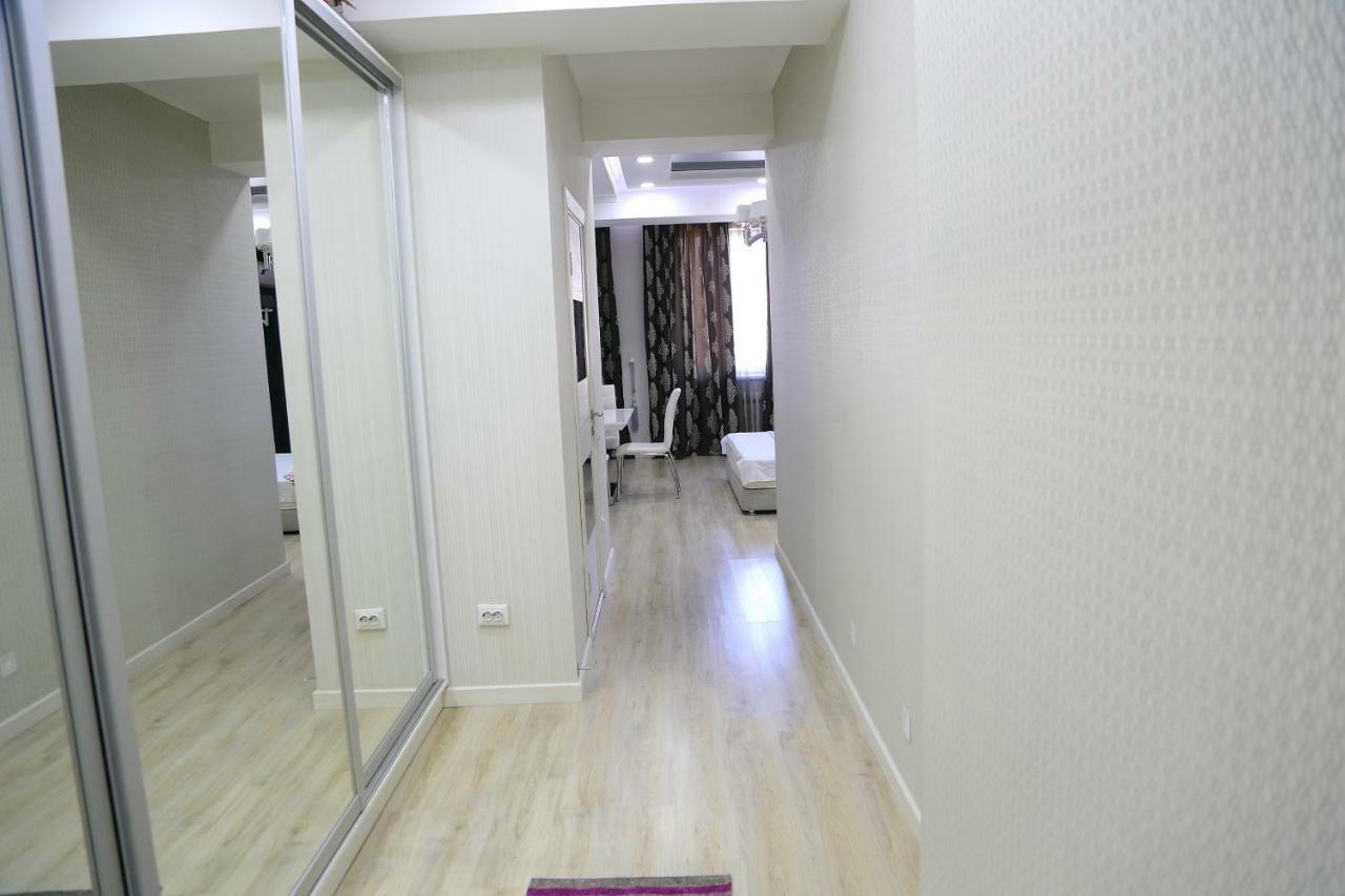 Lux Bishkek Apartment Luaran gambar