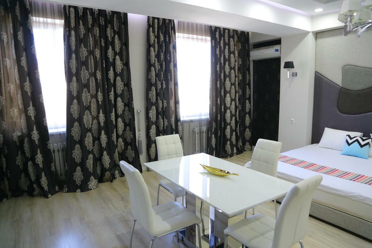 Lux Bishkek Apartment Luaran gambar